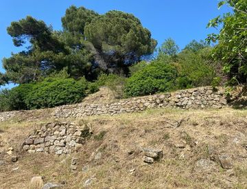 Giardino - Terreno edificabile in Vendita in Via Giuseppe Airenti a Imperia