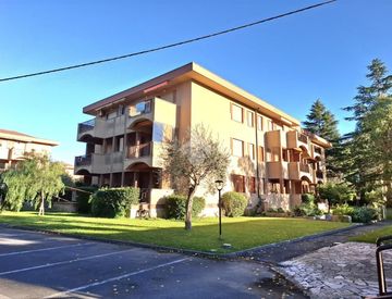 Foto 1 di 34 - Trilocale in Vendita in Via Villebone 41 a Diano Marina