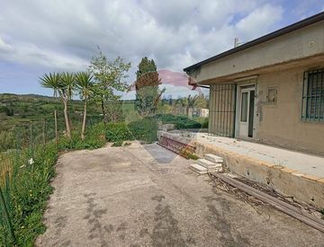 Foto 1 di 34 - Villa in Vendita in Corso XX Settembre a Giarratana