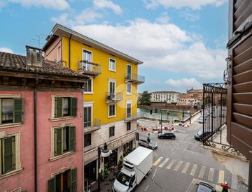 Vista - Trilocale in Affitto in Via Scrimiari 1 a Verona