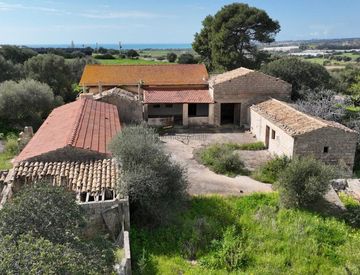 Foto 1 di 25 - Rustico, casale in Vendita in Strada Senza Nome a Scicli