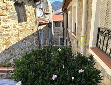 Giardino - Casa bifamiliare, trifamiliare in Vendita in Vicolo Chiuso a Seborga