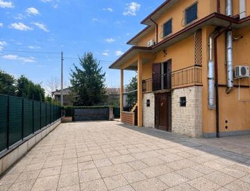 Foto 1 di 49 - Villa in Vendita in Quartiere Don Reverberi 20 a Castellarano