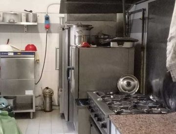 Cucina - Locale commerciale in Vendita in Via Antonio Gramsci a Lucca