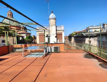 Terrazza - Attico, mansarda in Affitto in Via Caprarie 3 a Bologna
