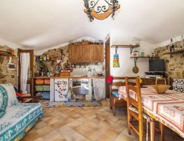 Soggiorno - Casa bifamiliare, trifamiliare in Vendita in zona Centro a Antrodoco