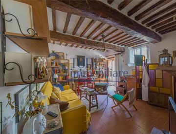 Soggiorno - Casa bifamiliare, trifamiliare in Vendita in Strada Provinciale 380 a Todi