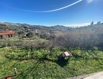 Foto 1 di 26 - Casa indipendente in Vendita in Via della Chiesa di Piani a Imperia