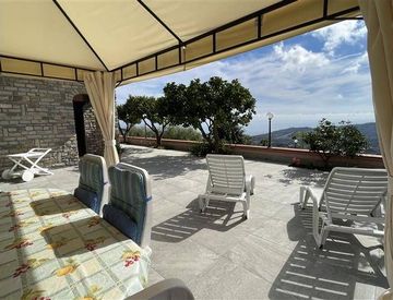 Terrazza - Quadrilocale in Vendita in Via Nostra Signora delle Grazie a Imperia