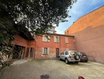 Facciata - Casa indipendente in Vendita in zona Centro a Voghera