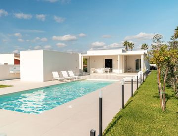 Piscina - Villa in Vendita in Via dei Fiordalisi a Ispica