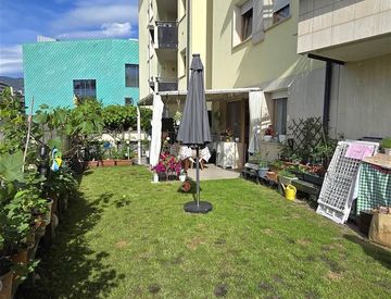 Giardino - Quadrilocale in Vendita in Viale Giacomo Puccini a Bolzano