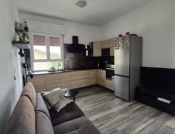 Soggiorno - Trilocale in Vendita in Via Girolamo Frescobaldi a Reggio Emilia