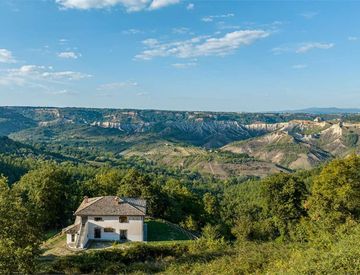 Vista - Rustico, casale in Vendita in zona Vetriolo a Bagnoregio