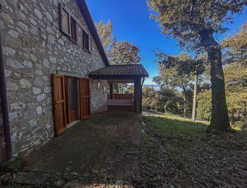Foto 1 di 24 - Casa indipendente in Vendita in Strada del Carrato a Magione