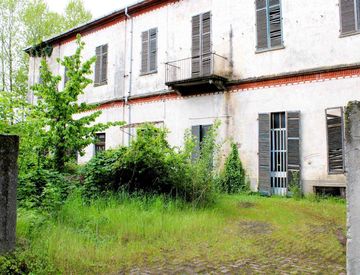 Foto 1 di 37 - Casa indipendente in Vendita in Via Dalmazio Birago 54 a Vercelli