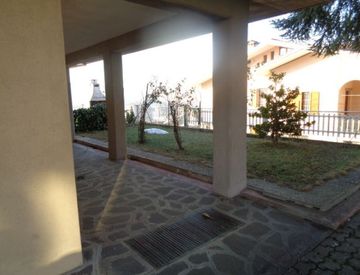 Foto 1 di 15 - Casa indipendente in Vendita in Via XXV Aprile a Serramazzoni
