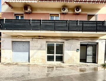 Facciata - Locale commerciale in Affitto in Via Dogali 18 a Augusta