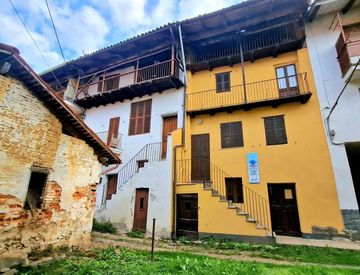 Foto 1 di 26 - Villetta a schiera in Vendita in Via G. B. Maggia 99 a Pettinengo