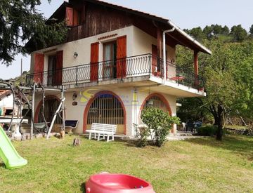 Foto 1 di 18 - Casa indipendente in Vendita in Piazza XX Settembre a Castel Vittorio