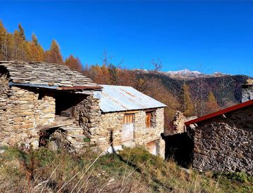 Foto 1 di 10 - Rustico, casale in Vendita in Frazione Valcona Soprana a Mendatica