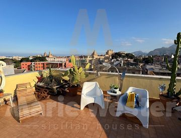 Terrazza - Attico, mansarda in Vendita in Via Colonna Rotta 116 a Palermo