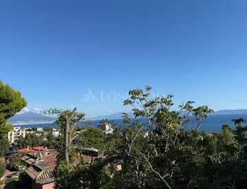 Vista - Villa in Vendita in Discesa Gaiola a Napoli