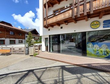 Facciata - Attività commerciale in Vendita in Strada Meisules a Selva di Val Gardena
