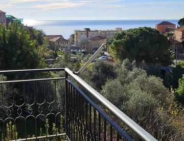 Terrazza - Attico, mansarda in Vendita in Via Solitario delle Alpi 23 a Cervo