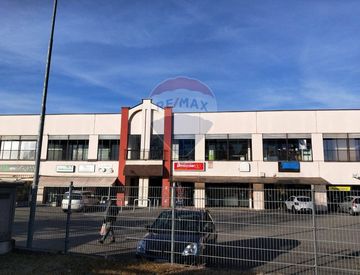 Vista - Locale commerciale in Vendita in Via Aronco 14 a Castelletto sopra Ticino