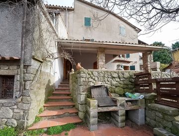 Facciata - Casa indipendente in Vendita in Via dei Cavalli 13 a Castel del Piano