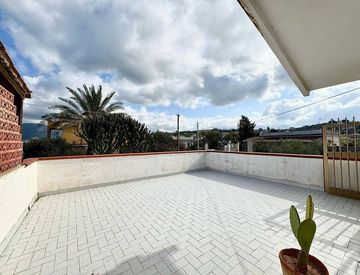 Terrazza - Trilocale in Vendita in zona Piano Inferno Gelsomini Sorisi a Trappeto