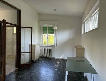 Stanza - Villa in Affitto in Via dei Mandorli a Pisa