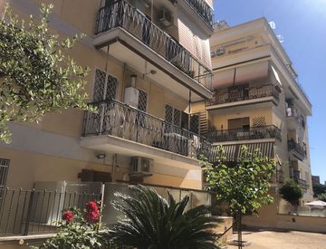 Facciata - Bilocale in Affitto in Via dell'Aquila Reale 25 a Roma