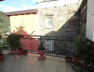 Terrazza - Quadrilocale in Vendita in zona Villa Guardia-Villa Viani a Pontedassio