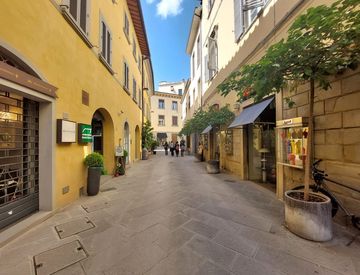 Appartamento in Vendita in Via San Giovanni Decollato a Arezzo