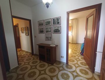 Sala - Quadrilocale in Vendita in Via Generale Michele Grisanti 38 a Palermo