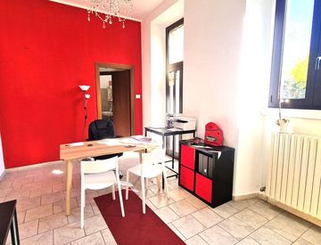 Soggiorno - Ufficio in Affitto in Via Alessandro Volta a Saronno