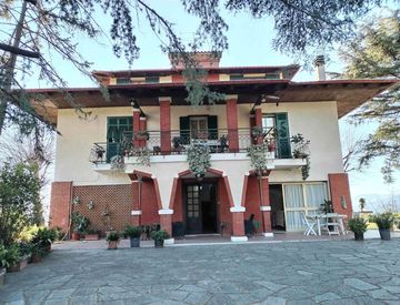 Foto 1 di 34 - Casa bifamiliare, trifamiliare in Vendita a Seborga