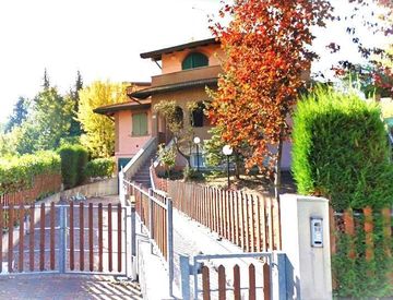 Foto 1 di 27 - Casa indipendente in Vendita in Via Brenta 343 a Serramazzoni