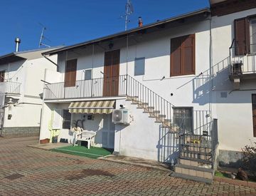 Foto 1 di 23 - Bilocale in Vendita in Via Prarolo 13 a Vercelli
