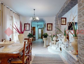 Soggiorno - Casa indipendente in Vendita in Via Riscone 3 a Vagli Sotto