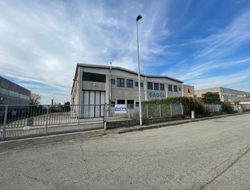 Facciata - Laboratorio in Vendita in Viale dell'Industria 18 a Codogno