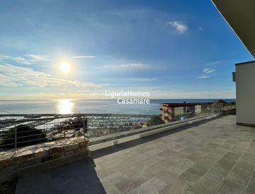 Terrazza - Villa in Vendita in Via Cavi a Santo Stefano al Mare