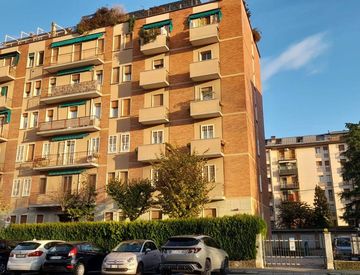 Foto 1 di 31 - Trilocale in Vendita in Via Gaspare Nadi 14 a Bologna