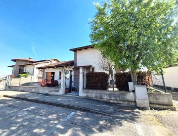 Facciata - Casa indipendente in Vendita in Via Europa 14 a Casalgrasso