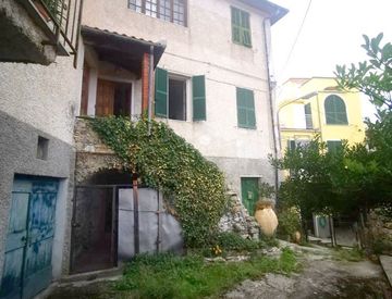 Foto 1 di 29 - Casa indipendente in Vendita in bestagno a Pontedassio