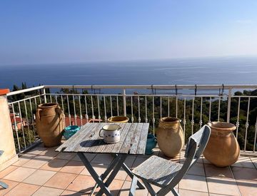 Terrazza - Casa indipendente in Vendita in Via Ciabauda a Ventimiglia