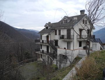 Foto 1 di 12 - Quadrilocale in Vendita in Strada Provinciale 74 22 -50 a Mendatica