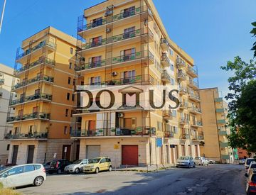 Foto 1 di 20 - Appartamento in Vendita in Via Cesare Sinopoli 101 a Catanzaro